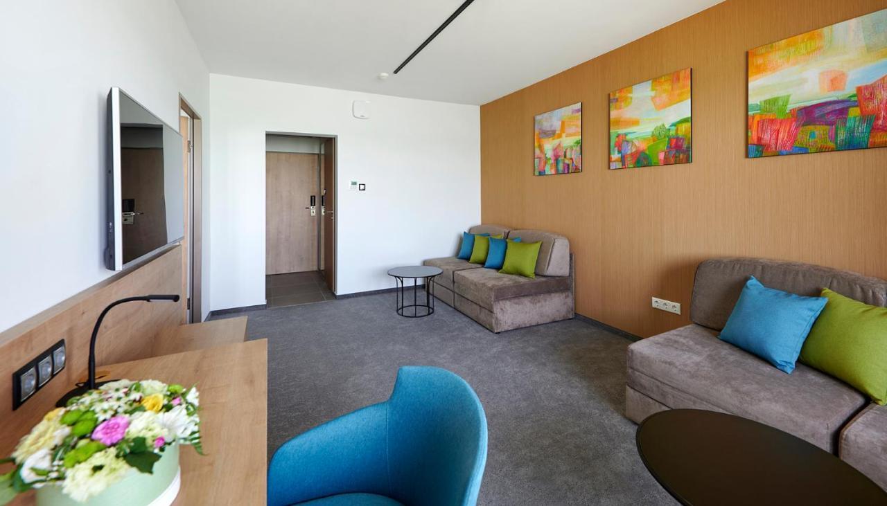 Hotel Otp Balatonszárszó Zewnętrze zdjęcie
