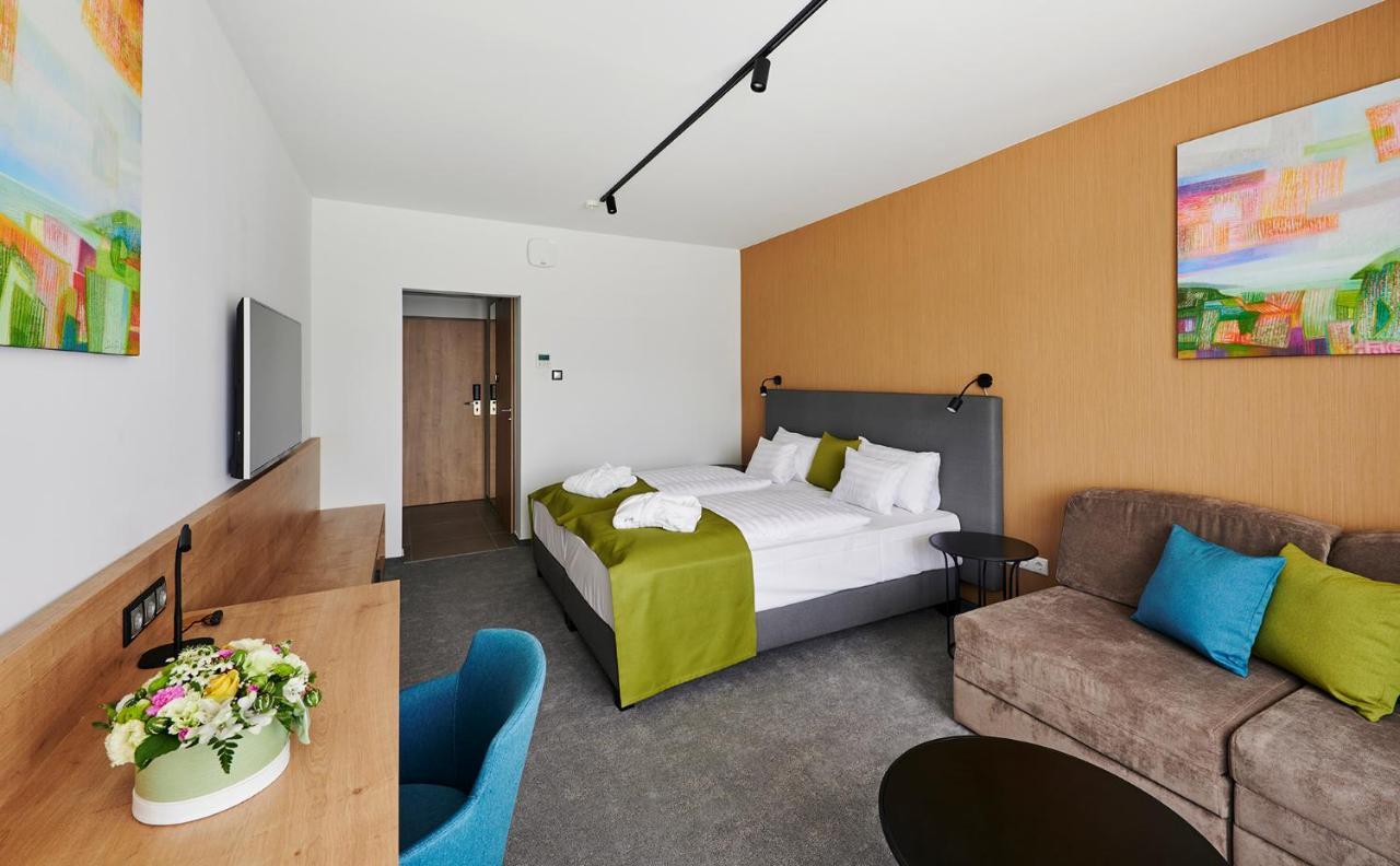 Hotel Otp Balatonszárszó Zewnętrze zdjęcie